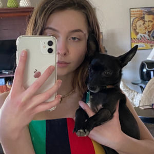 Meet your Posher, Chloe